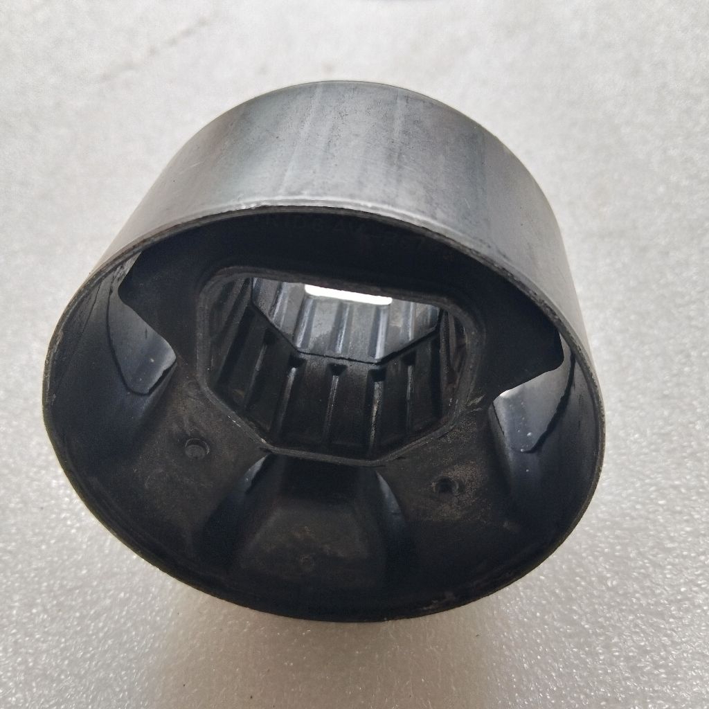 Karet bushing engine mounting kiri ayla agya tahun 2018 keatas