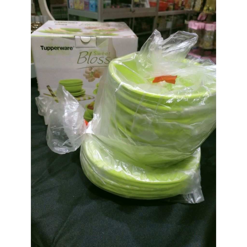 Sweet blossom Tupperware warna hijau