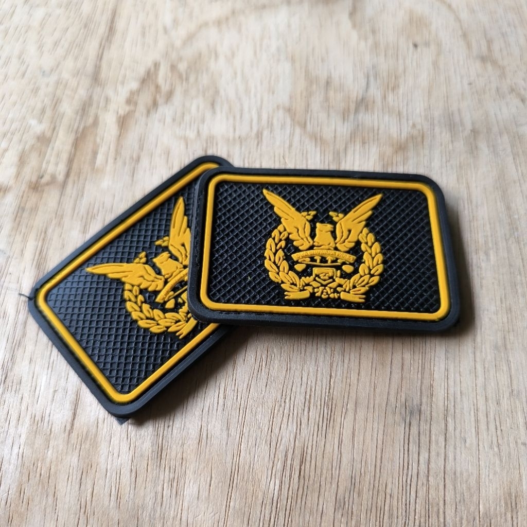 rubber patch logo TNI AU latar hitam tempelan emblem aksesoris karet