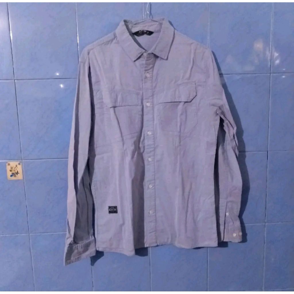 kemeja brand black yak biru