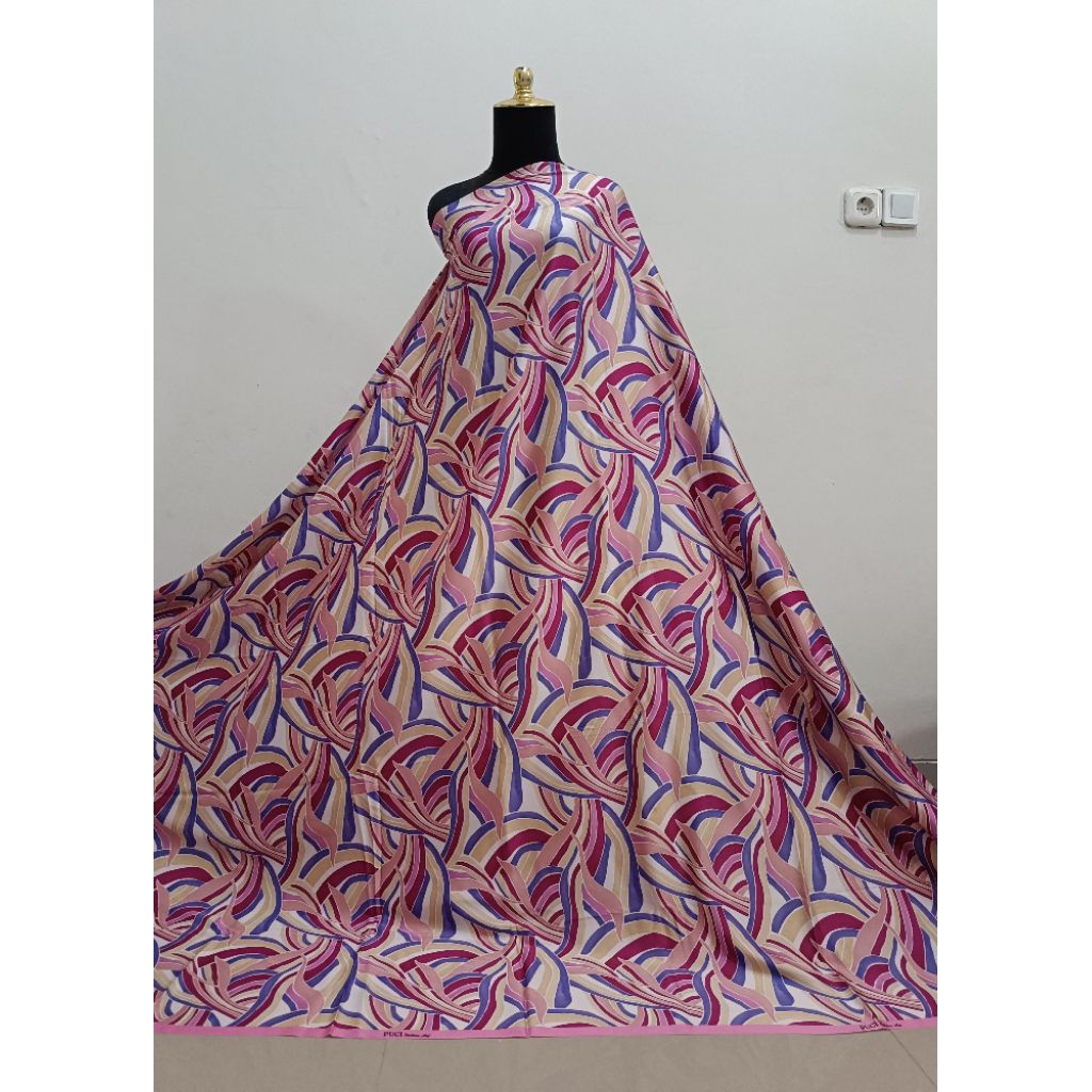 1,6m kain Italian silk motif