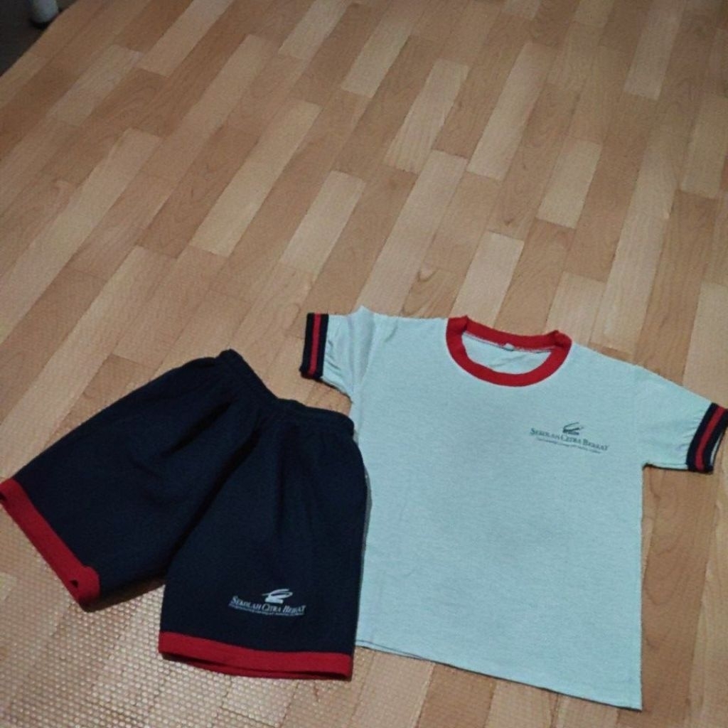 preloved set seragam olahraga sekolah citra berkat