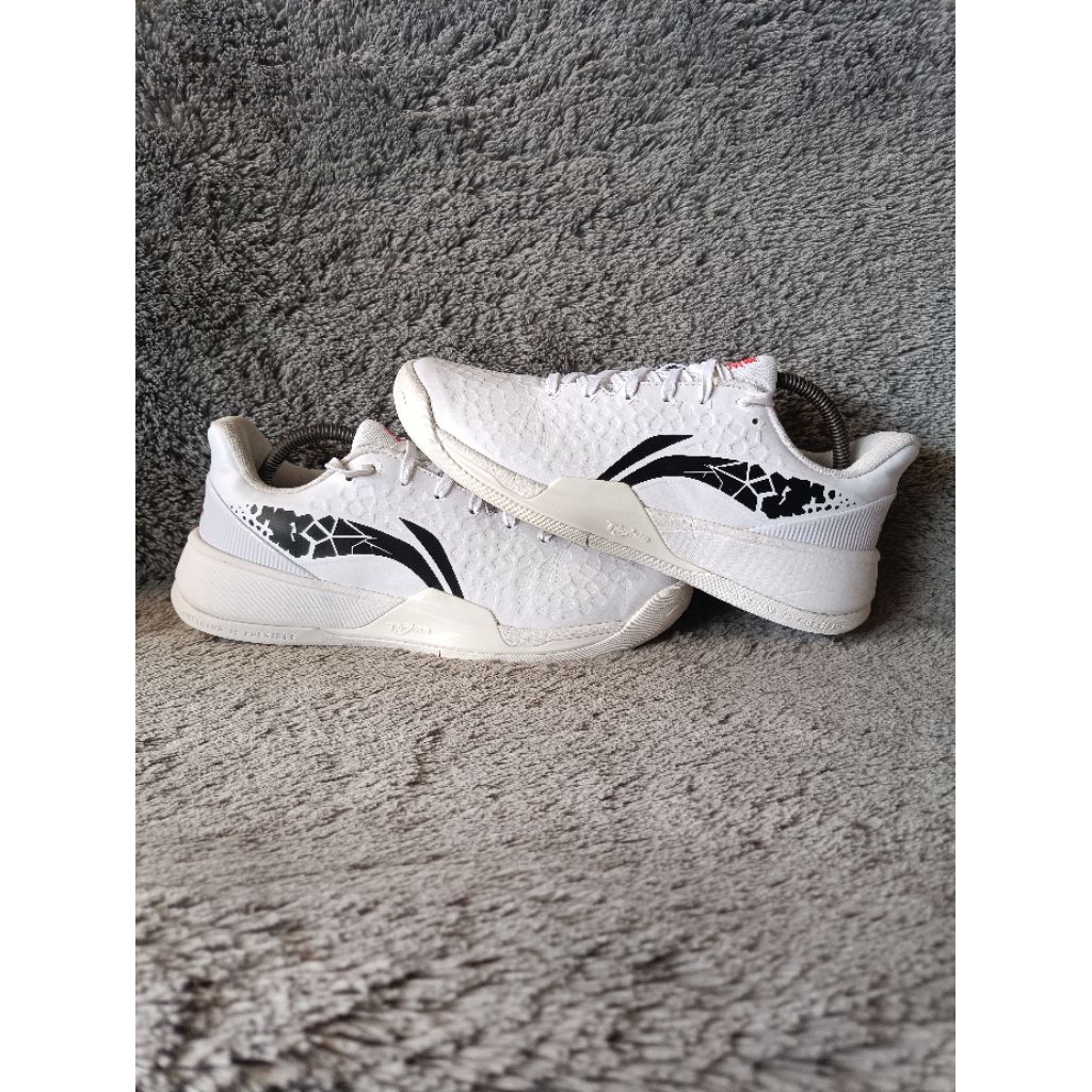 SEPATU TENIS LINING BOOM SIZE 42 ORIGINAL SECOND MURAH PUTIH