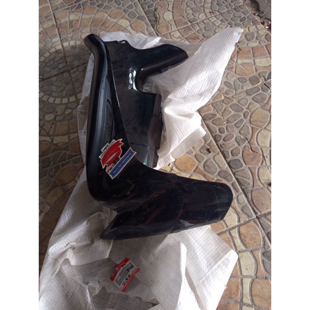 sayap legsild luar kanan hitam suzuki smash lama original