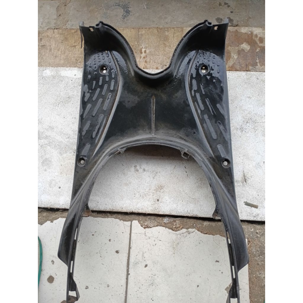 Dek lantai/pijakan Honda scoopy karbu kode KYT original copotan