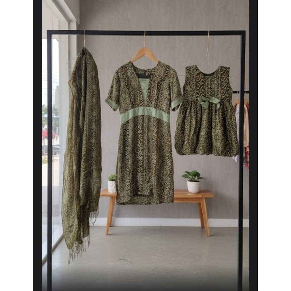 Preloved Batik sutera ibu + selendang dan batik anak