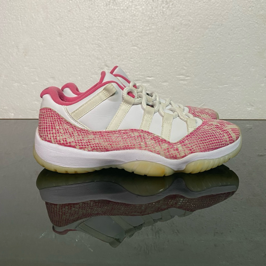 Size 40 iNsole 25.5 Cm Sepatu Nike Air Jordan 11 Retro Low "Pink Snake Skin" Pilihan