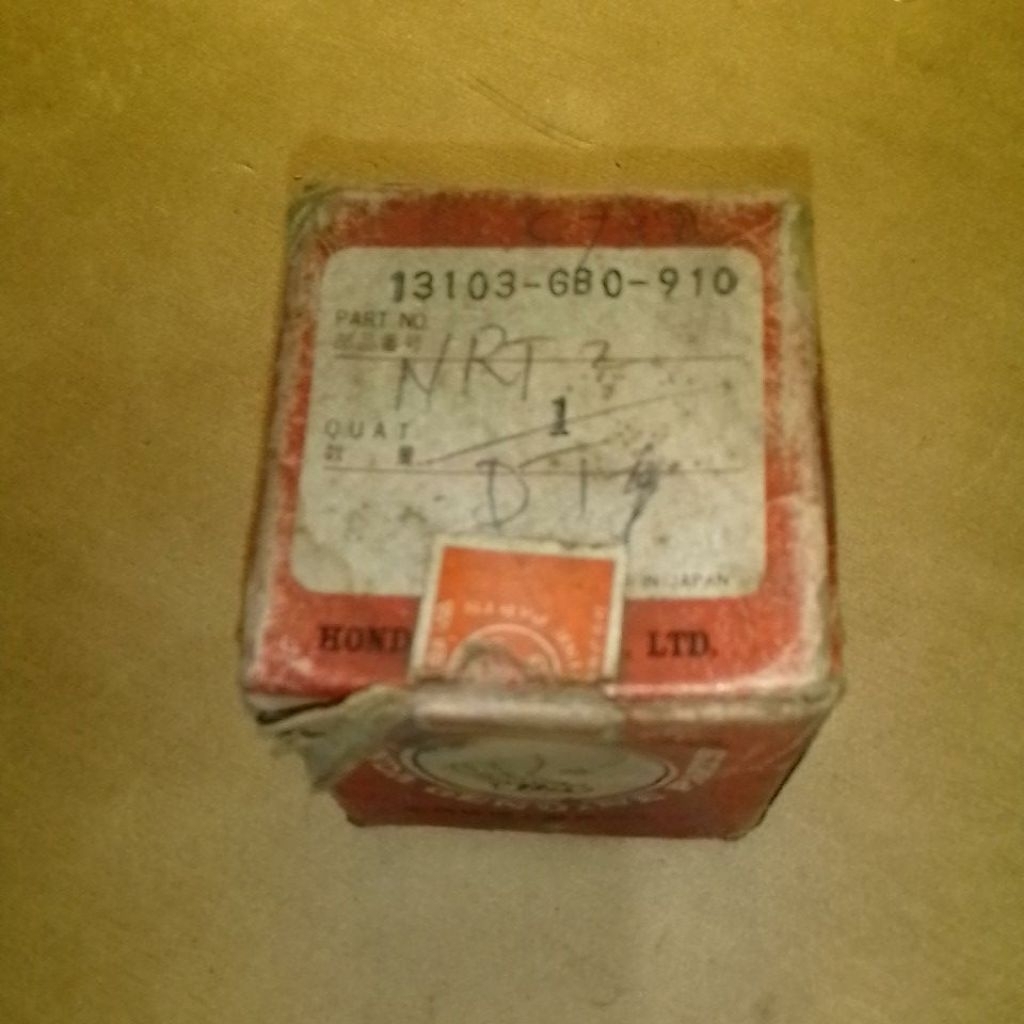 Piston seher seker only HONDA C700 C 700 CUB 700 ( GB0 ) . OVERSIZE OS 50 0.50 . ORIGINAL HONDA