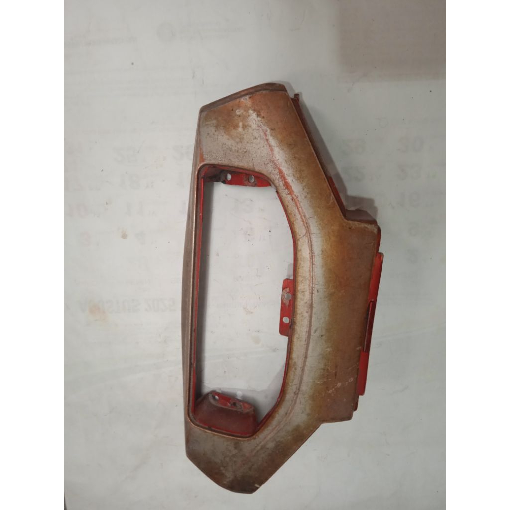 batok lampu bagian atas Yamaha v80 robot, super deluxe original