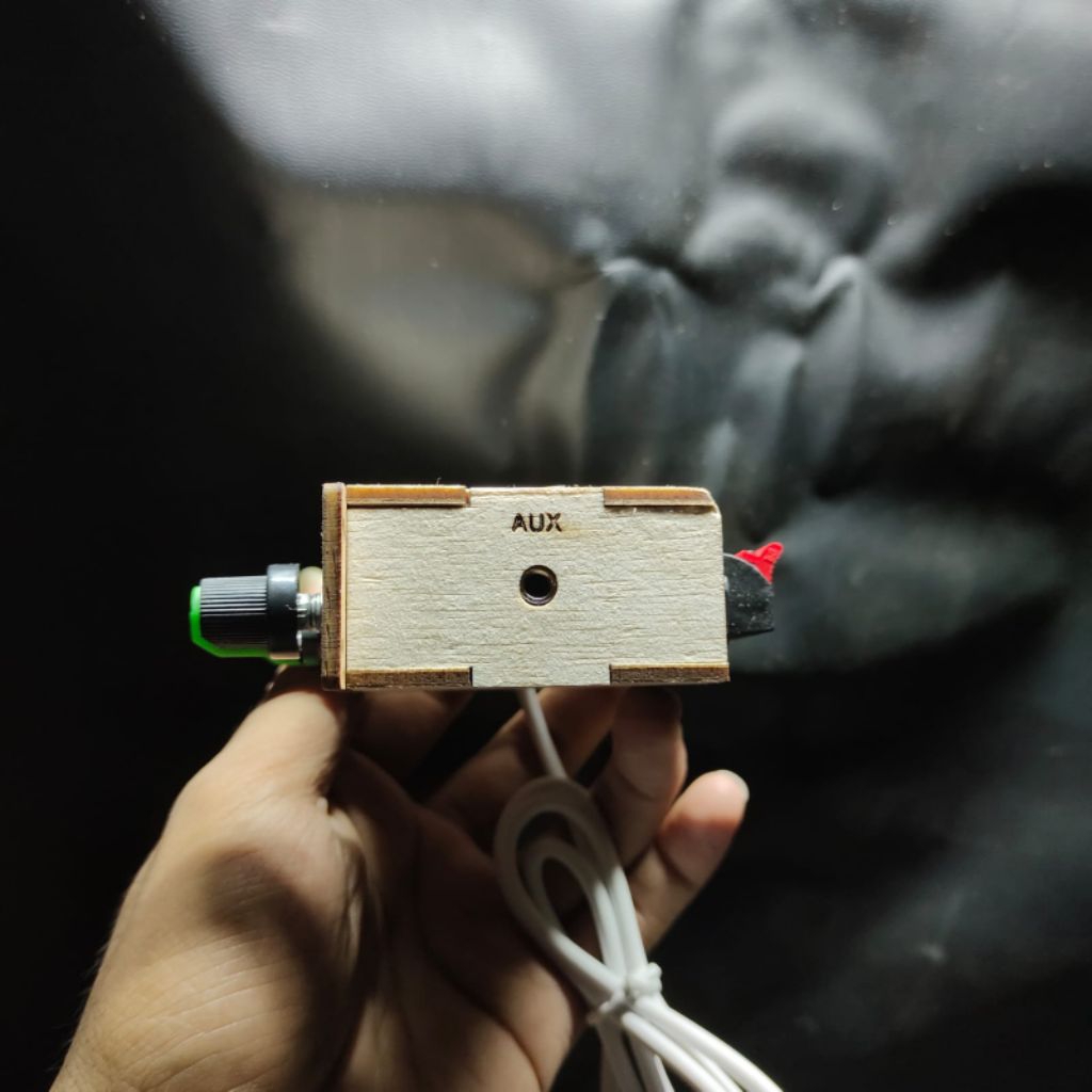 power amplifier 5 volt miniatur Ashley+kabel aux