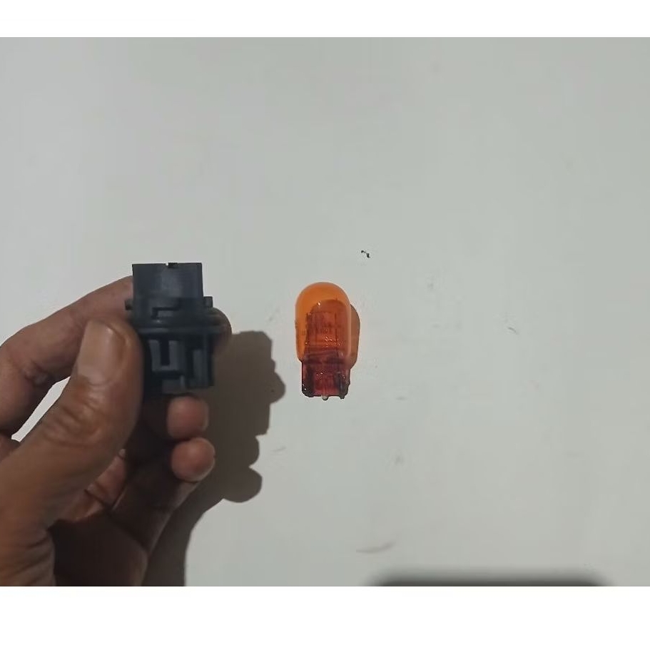 fitting socket soket sambungan lampu rem belakang avanza xenia 2012 -2017 harga socket sama lampu or