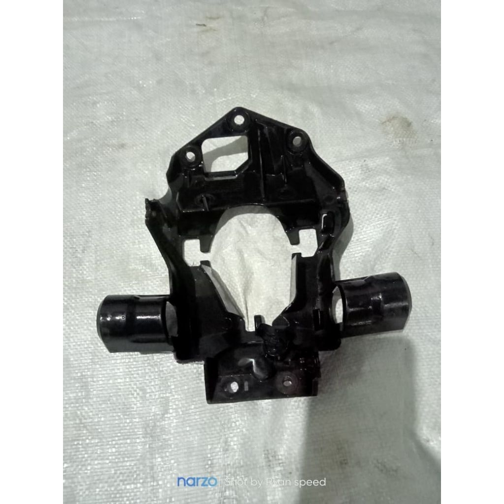 breket lampu headlamp original Yamaha Byson fi