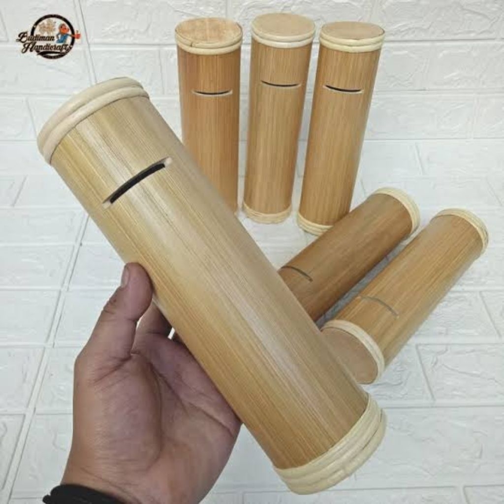 celengan bambu alami. sudah di pernis jati/ pernis bening