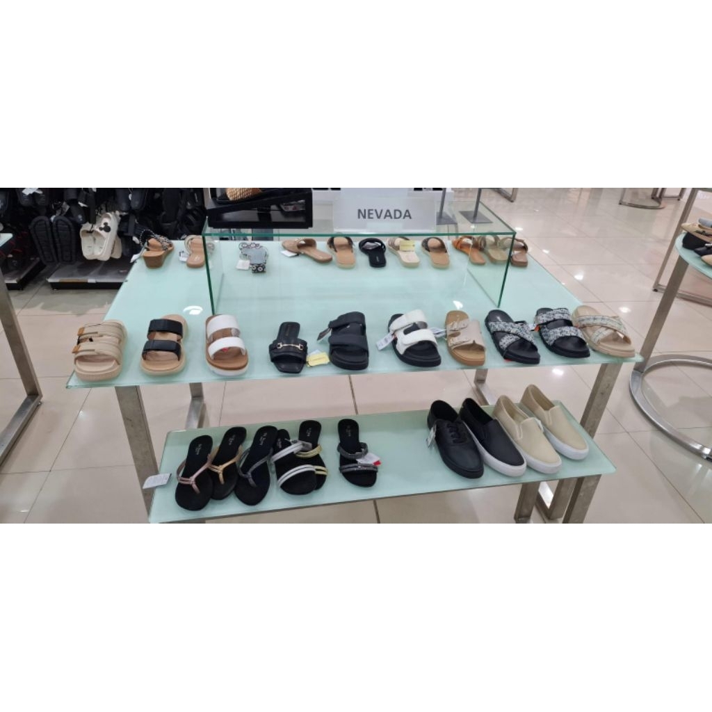 sepatu dan sendal Nevada original store mall matahari