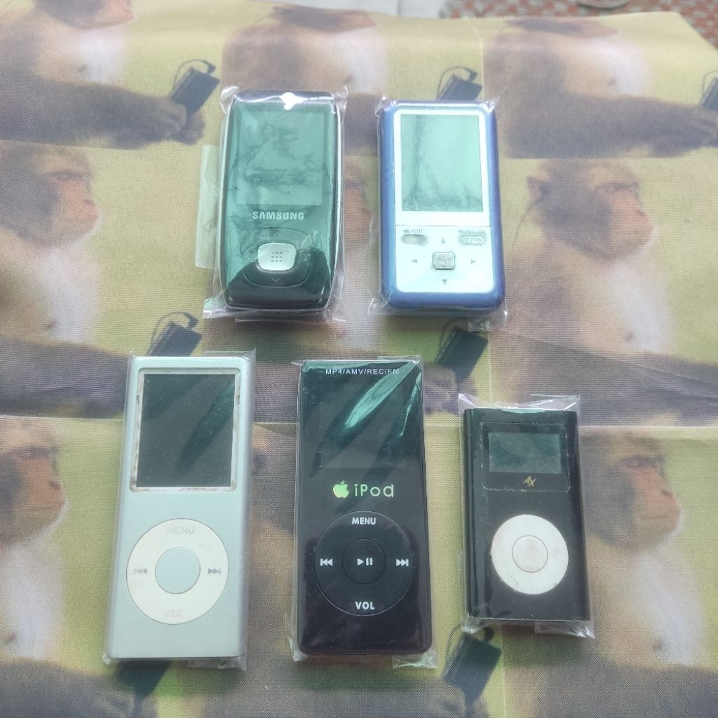 BAHAN Sony samsung mp3 player mati total matot jadul 2nd bekas seken second preloved nw yp walkman a