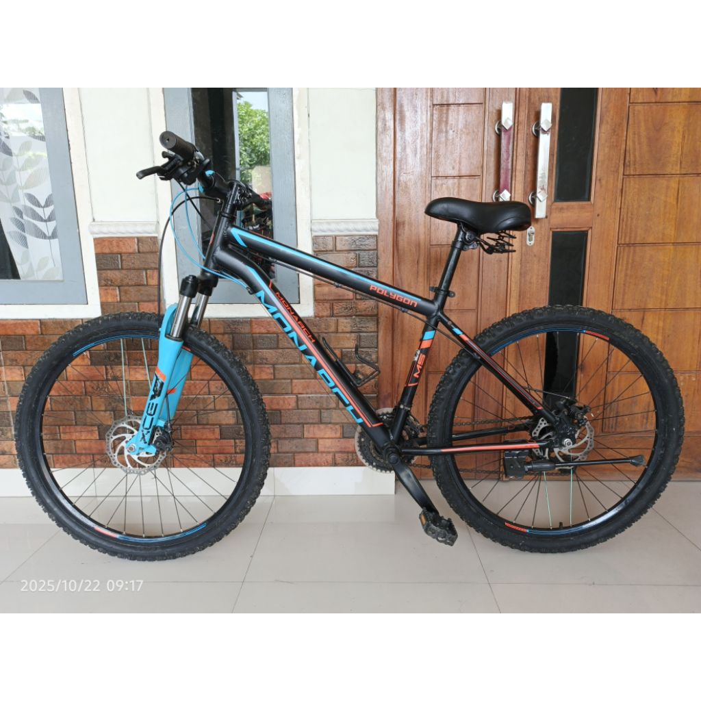 sepeda gunung MTB polygon Monarch 5 scond