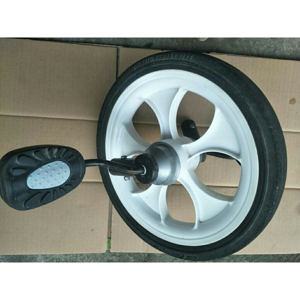 sparepart bekas copotan sepeda anak roda 3 merk family