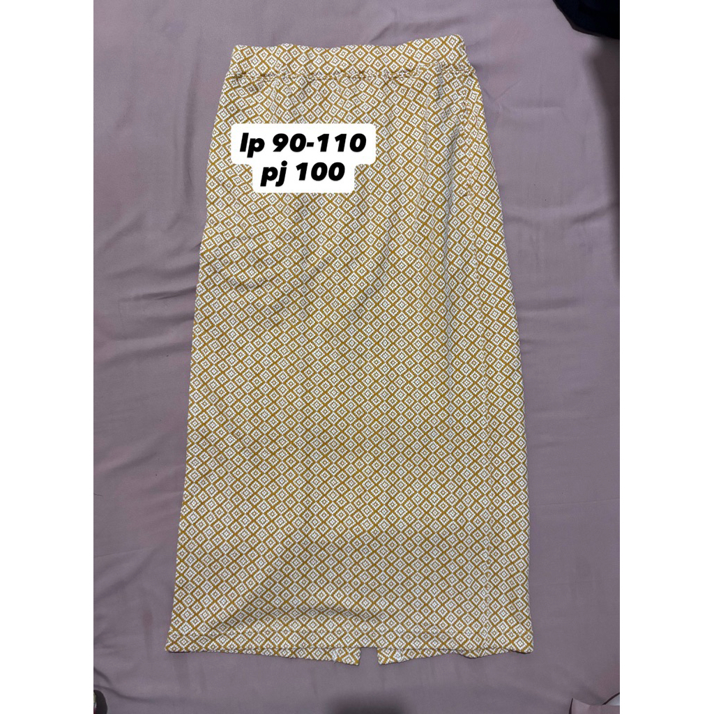 Rok motif warna kuning (preloved)