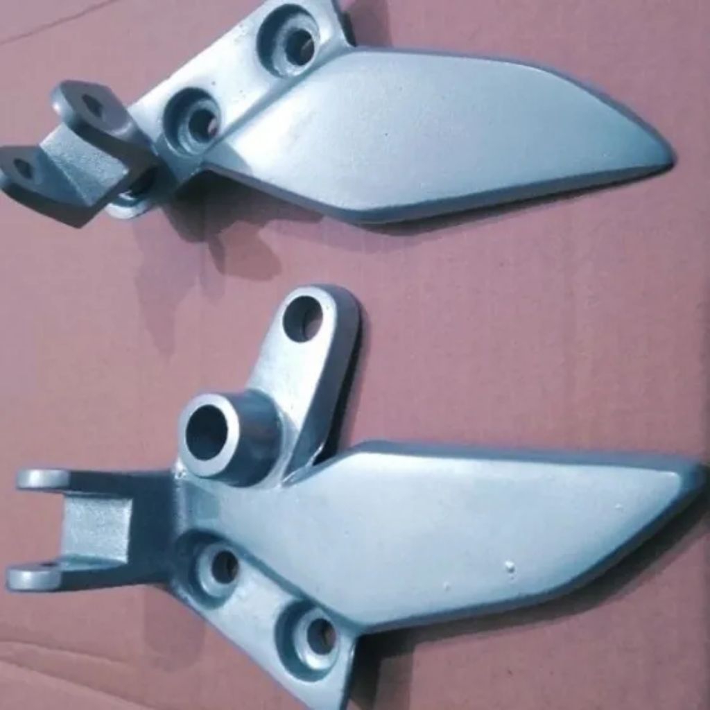 Footstep Dudukan step Pijakan Depan Motor Yamaha Vixion old/ Vixion Lama