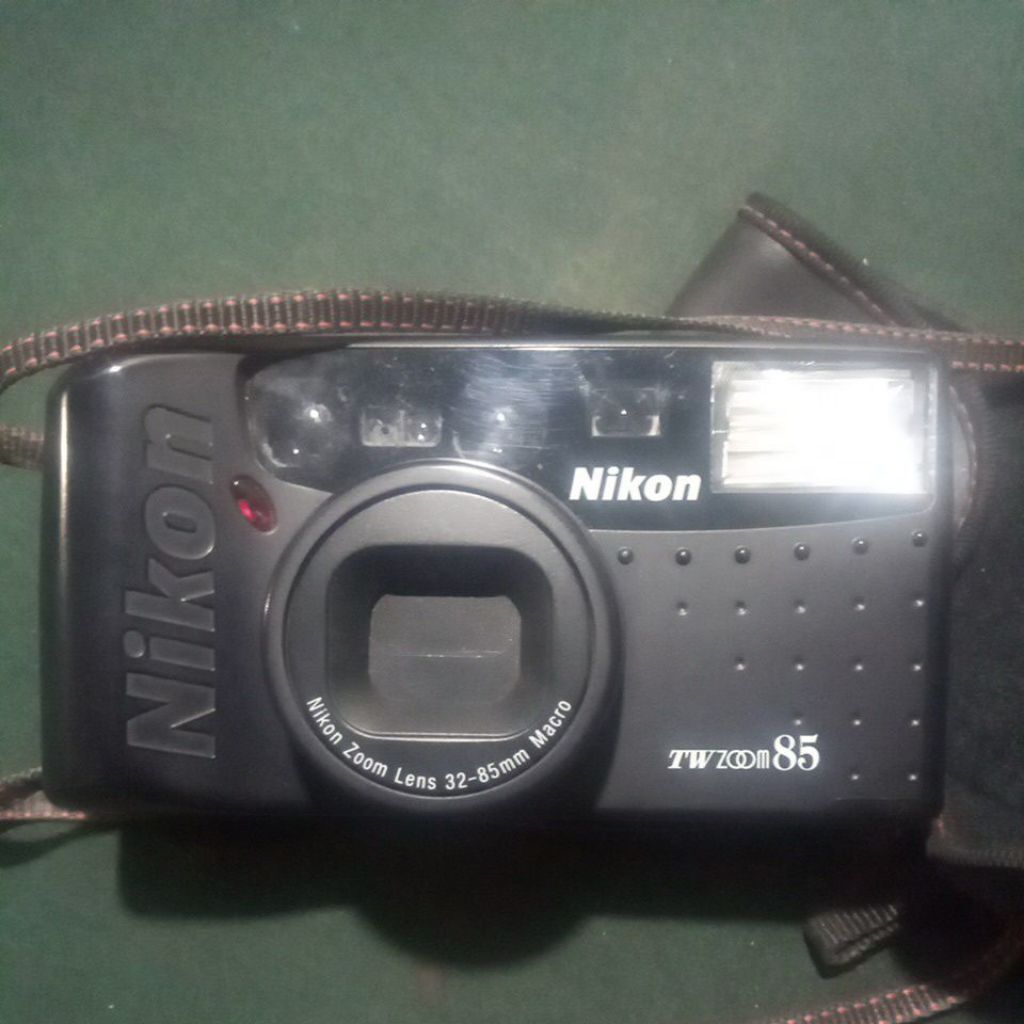 Kamera analog Nikon Tw zoom 85
