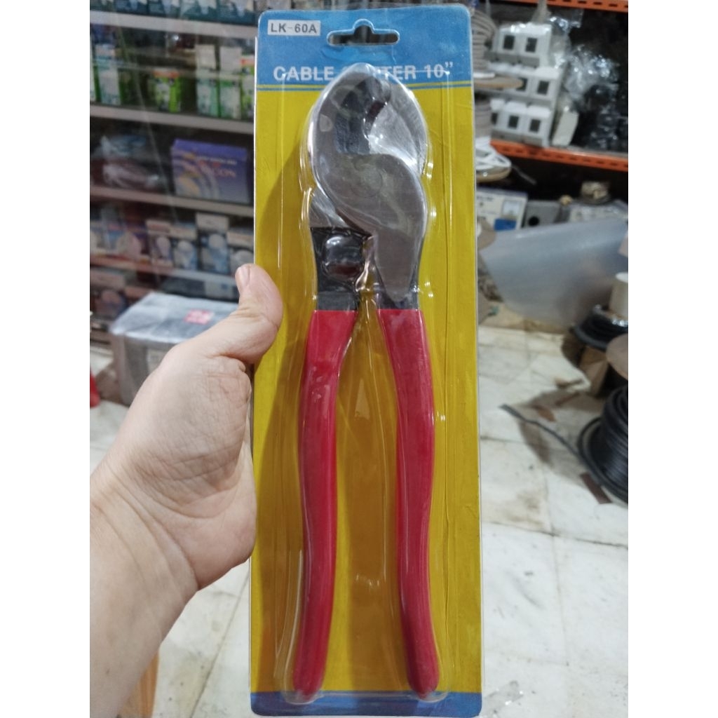 Tang Potong Kabel Type : LK-60 Capacity : 60mm2 ( 10inchi )Width : 65mmLenght : 235mm
Best Quality D
