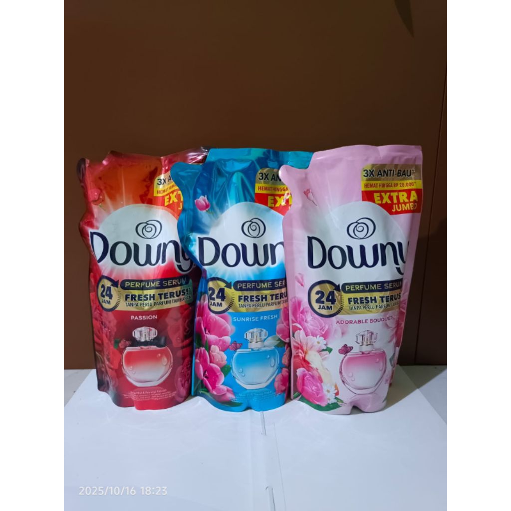 Downy Pewangi dan Pelembut Pakaian 1,4L JUMBO