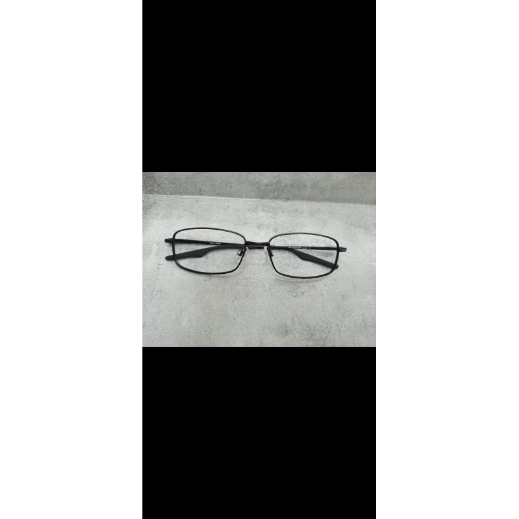 kacamata Oakley second original barang masih mulus banget di jamin gak kecewa