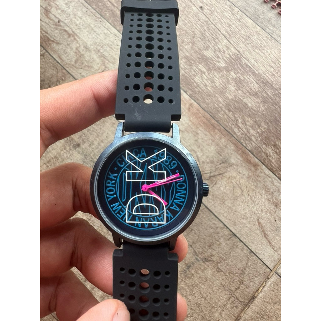 jam tangan DKNy