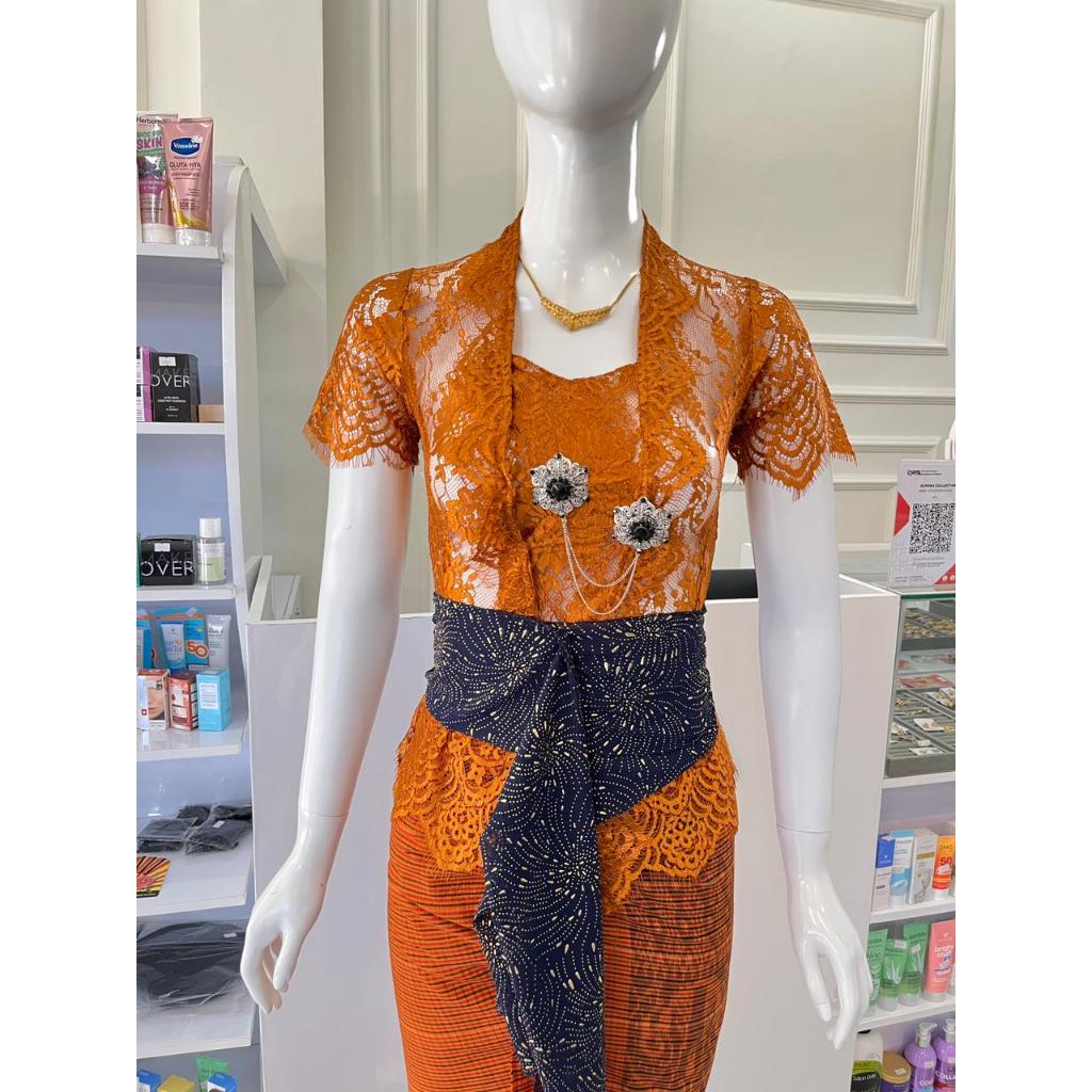 KEBAYA BROKAT LENGAN PENDEK