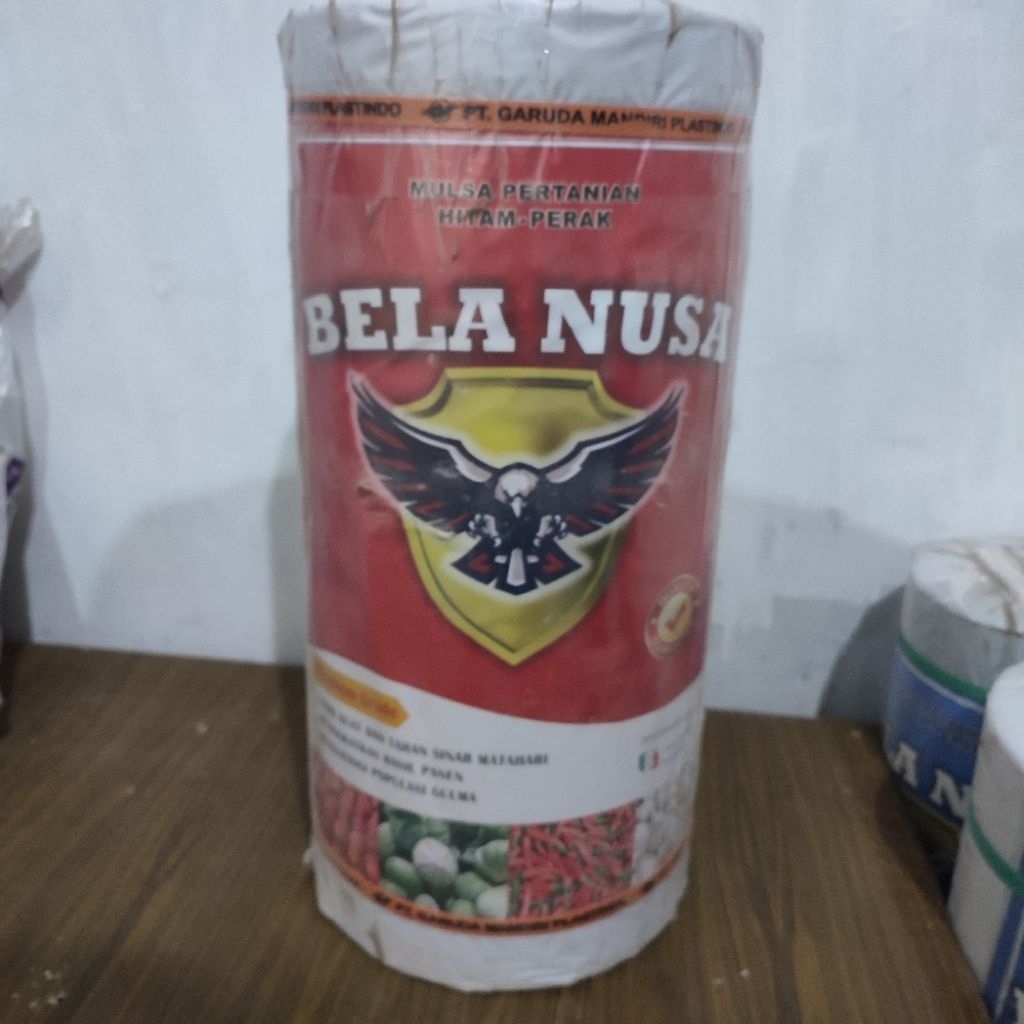 Plastik Mulsa BELA NUSA merah ukuran 18 kg, kualitas terbaik tahan cuaca, ketebalan 35 mikron
