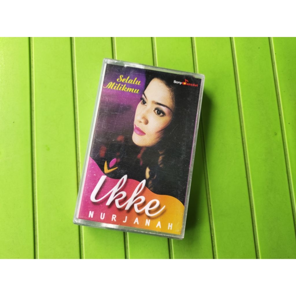 Kaset pita Ikke Nurjanah selalu milikmu