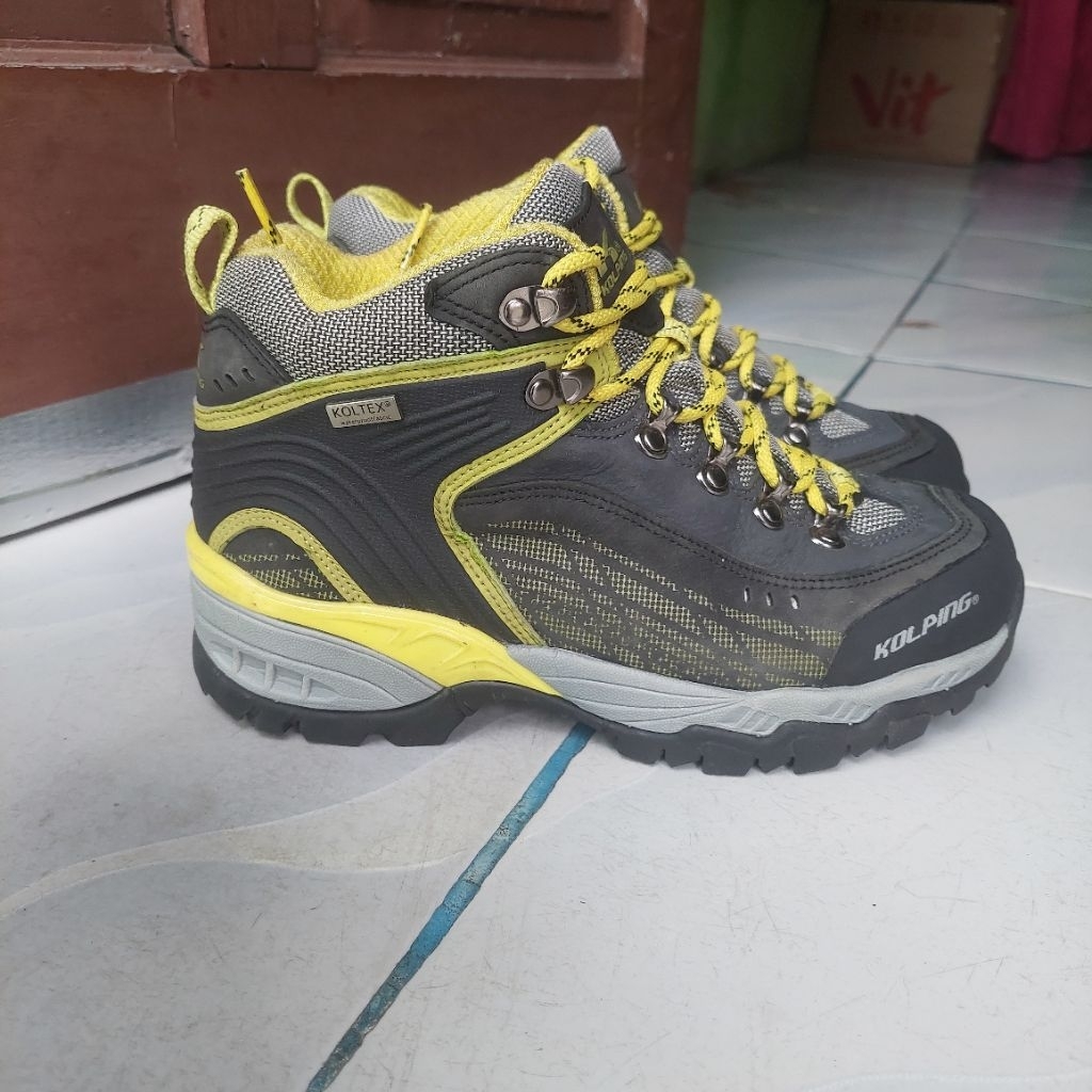 kolping gunung outdoor sepatu hiking