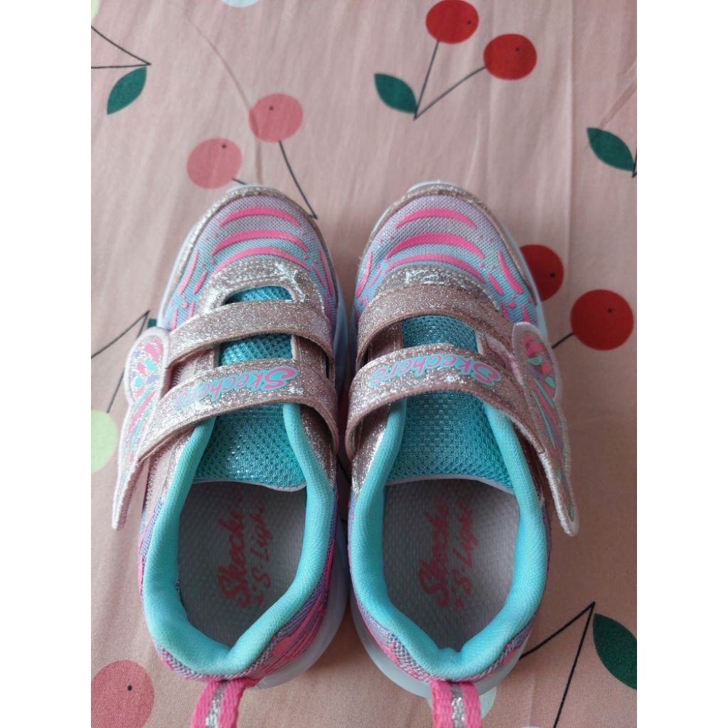 Skechers Anak Perempuan size 25 (bisa kelap kelip lampu pas dipakai)