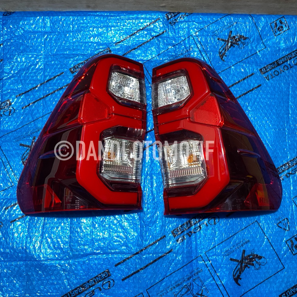 stoplamp lampu belakang hilux 2024 original