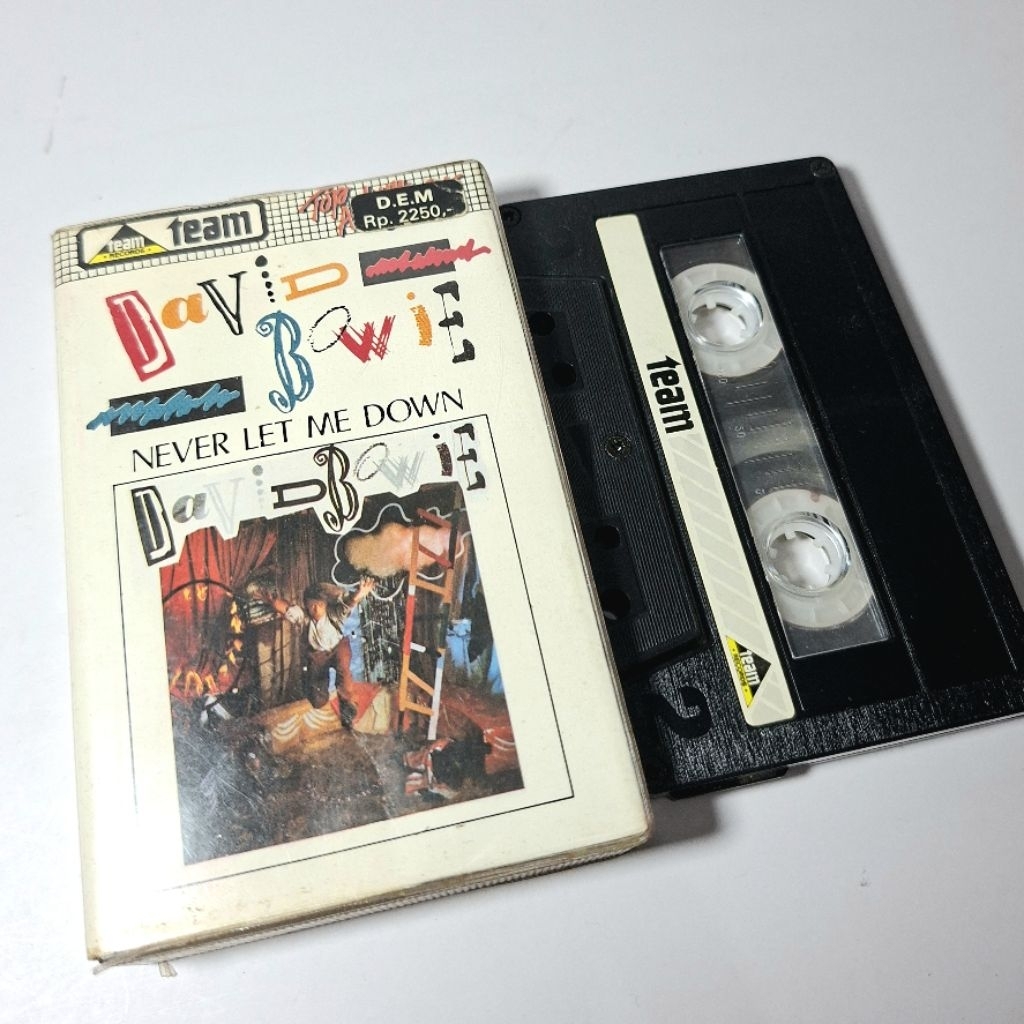 Kaset Pita David Bowie Never Let Me Down Team Records