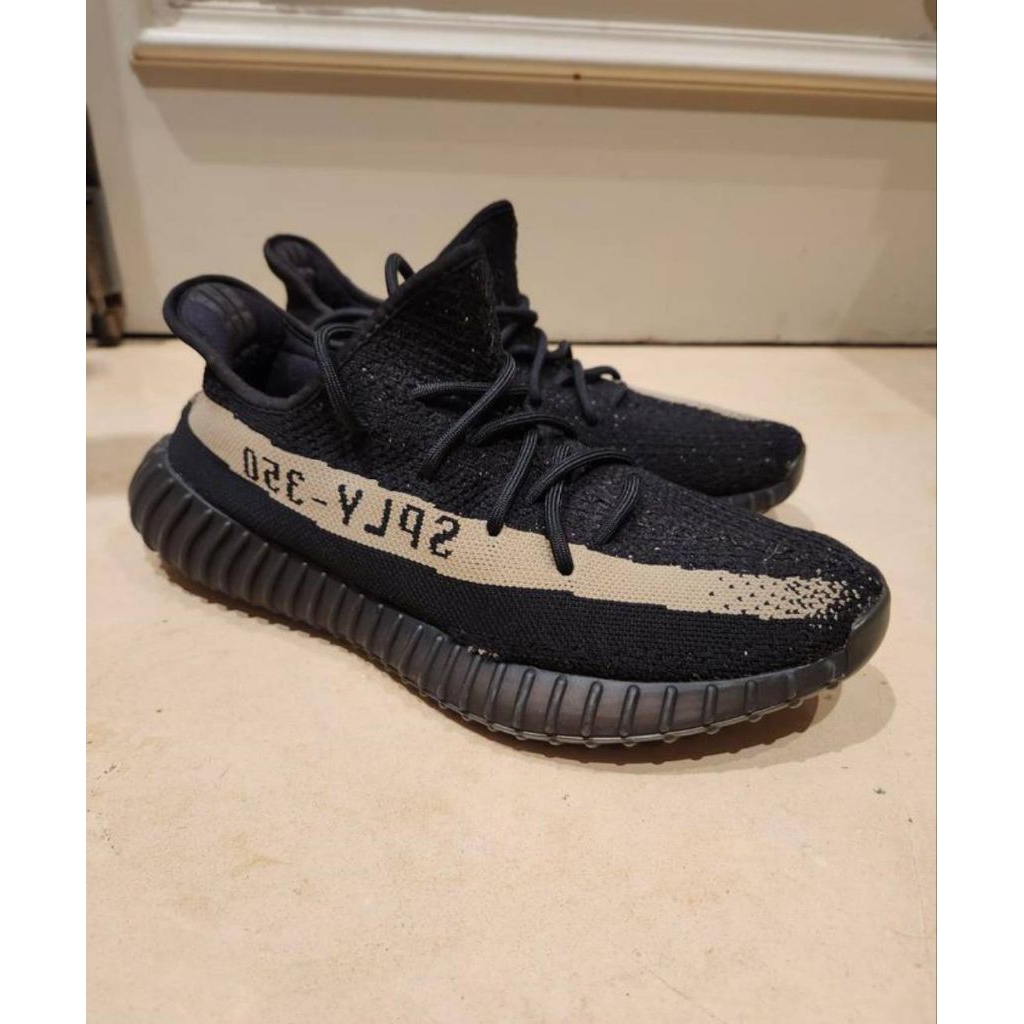 adidaa yeezy 350v2 oreo