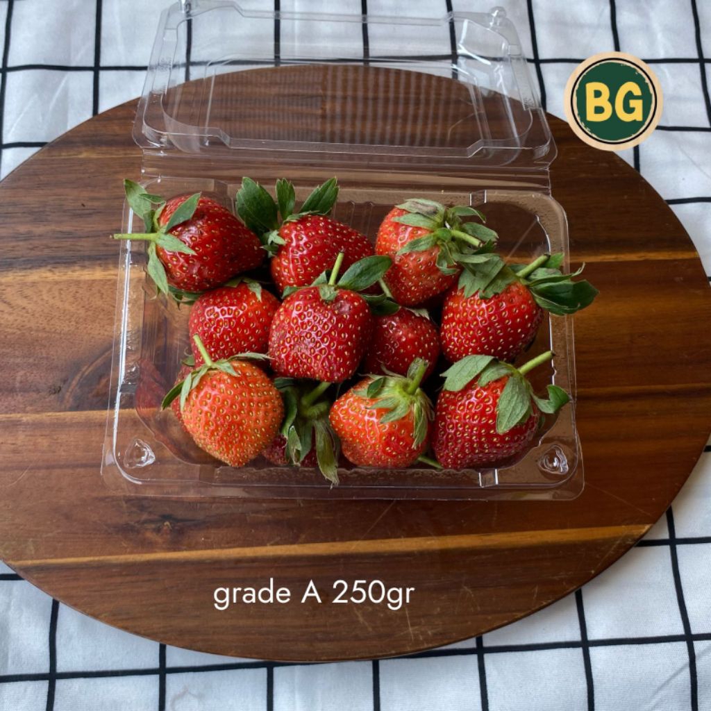 Strawberry,stoberi,strawberri ,Grade A 250 gram,buah segar,murah,grosir,berkualitas