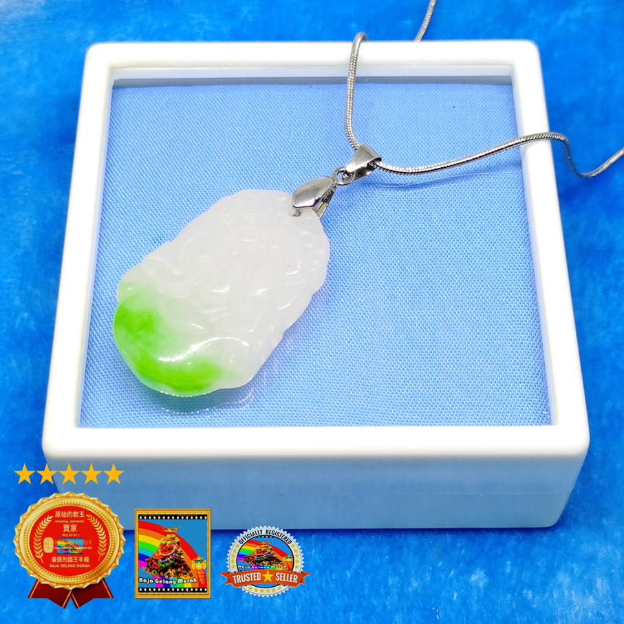 Kalung liontin  Giok motif ukiran Shio Tikus Putih bercorak Hijau