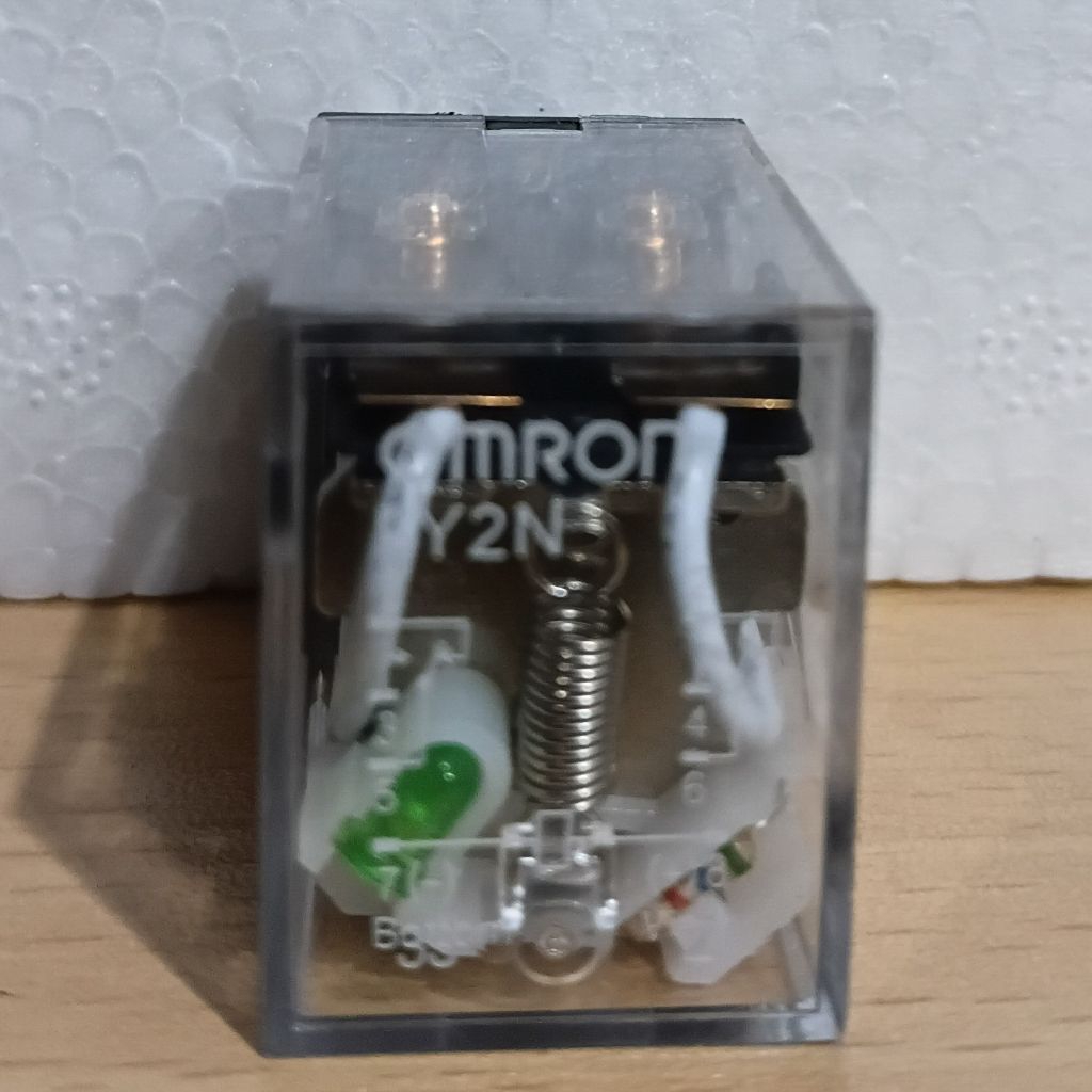Relay Omron LY2N 220V + Soket