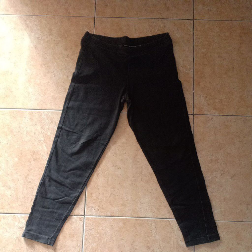 {Preloved} Legging lorina hitam (BACA DESKRIPSI)