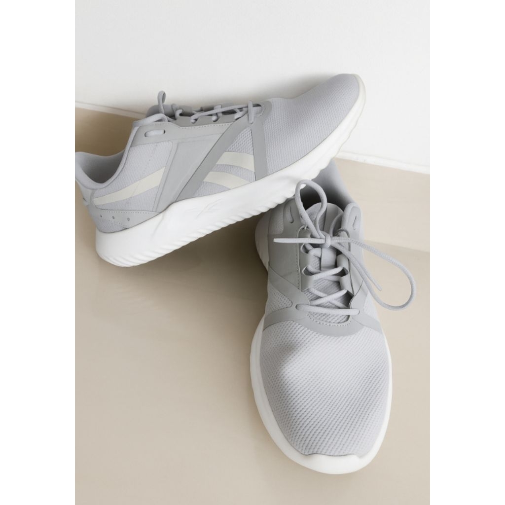 PRELOVED SEPATU REEBOK ASLI NO 42 ABU