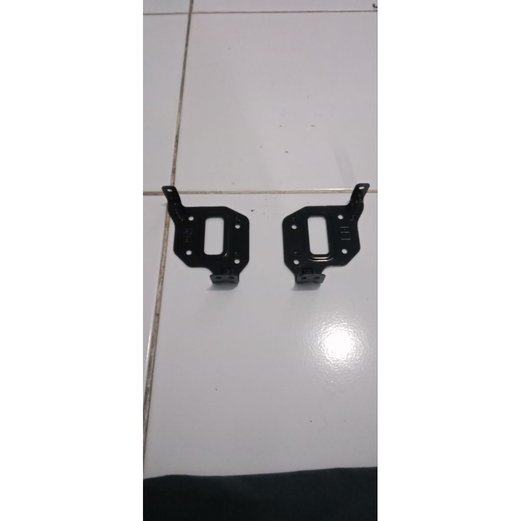 Breket head unit  xpander tipe exceed sport tahun 2017-2019 copotan original bahan kuat