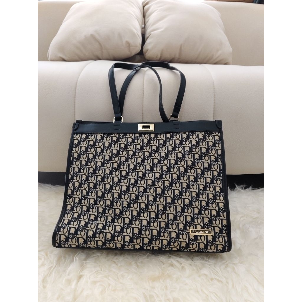 Palomino tote bag