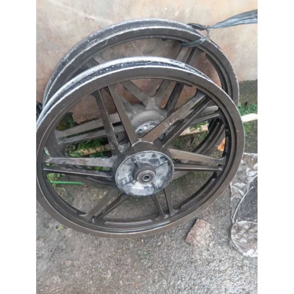 velg Kawasaki ZX 135 edge original