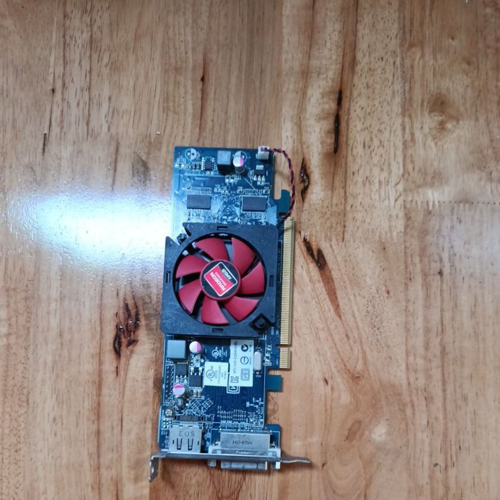 VGA AMD Radeon HD 7000 series