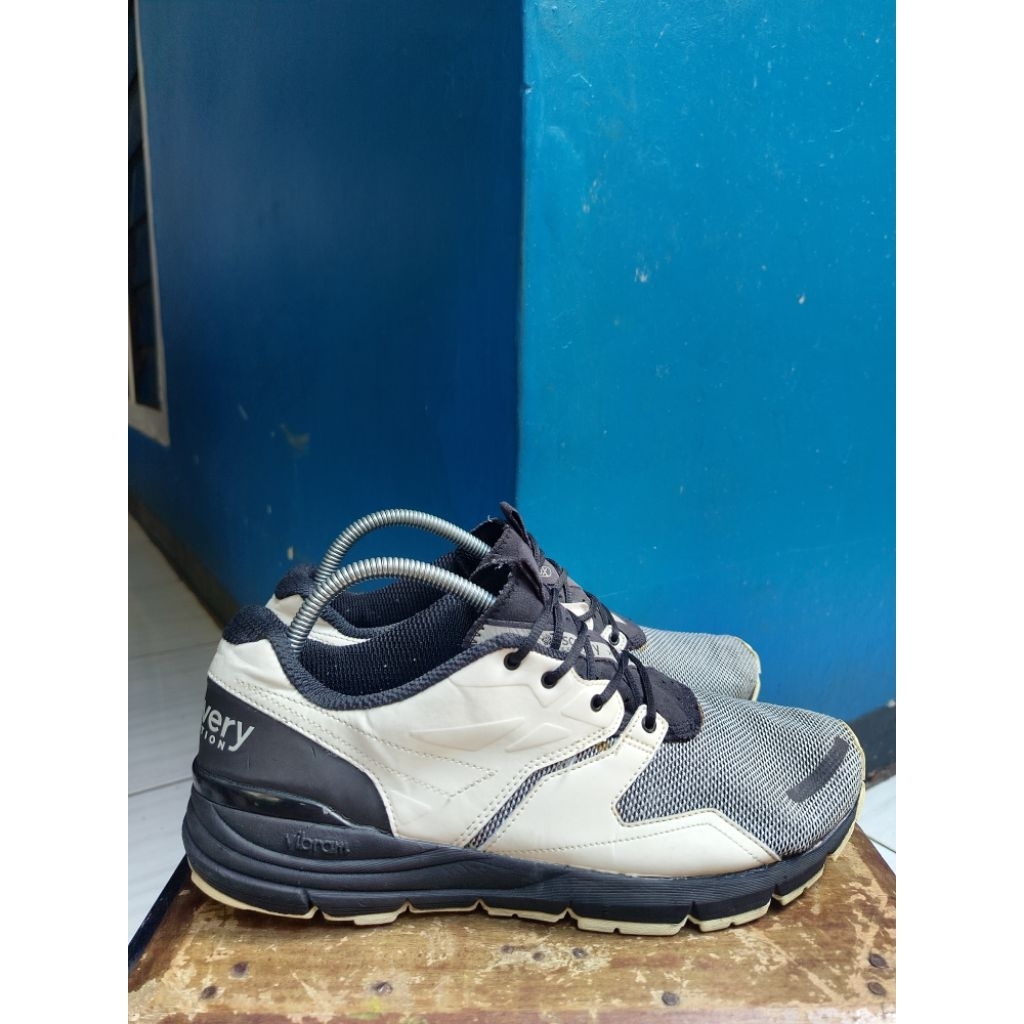 Sepatu outdoor second Discovery size 43