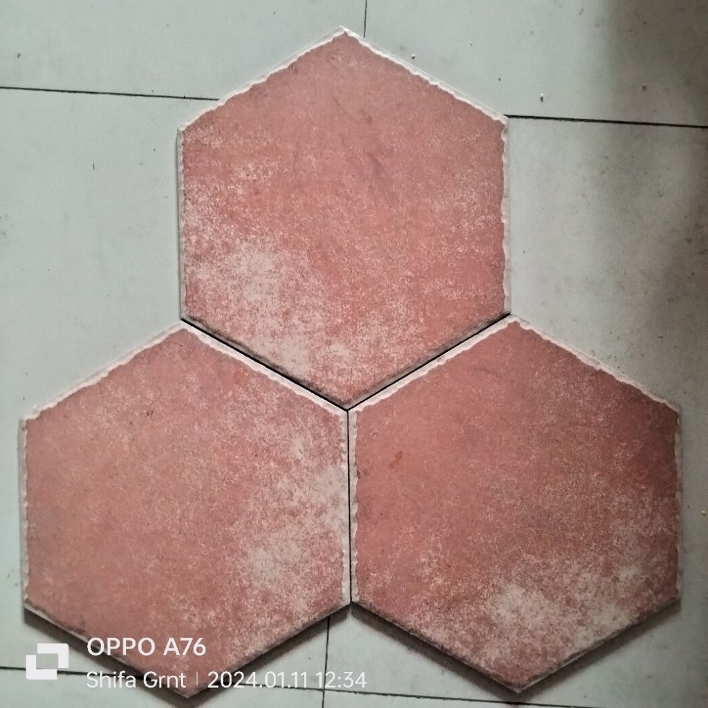 Keramik lantai 34x39.Hexagonal kw1/Roman