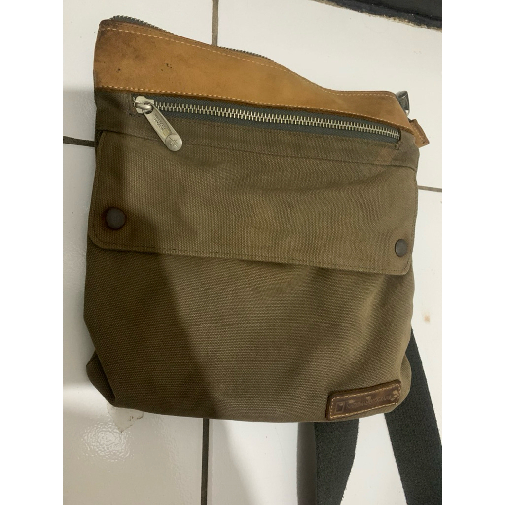 Tas Selempang National Geographic