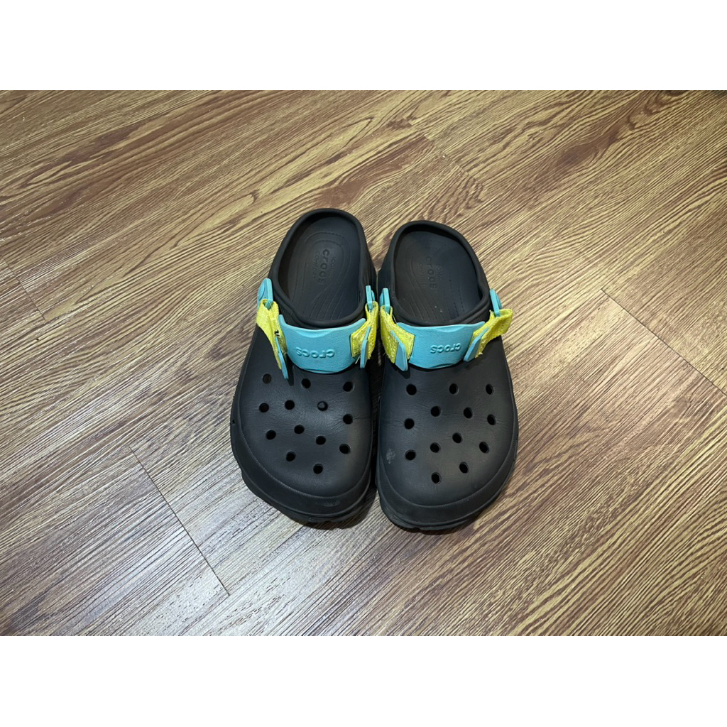 Sendal crocs size 42