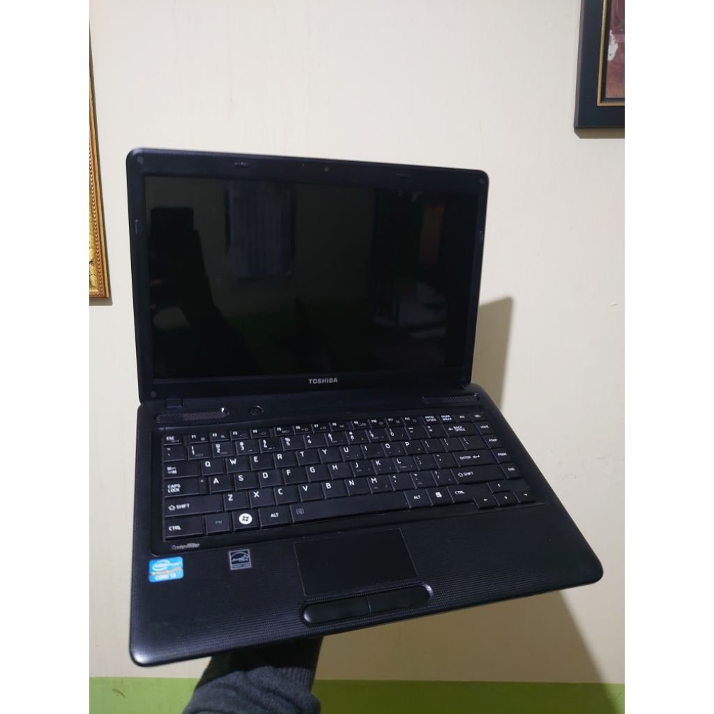 LAPTOP TOSHIBA |  Intel Core i3  |  6 GB RAM  |  128 GB SSD  |  HDD 500 GB  |  Lumajang